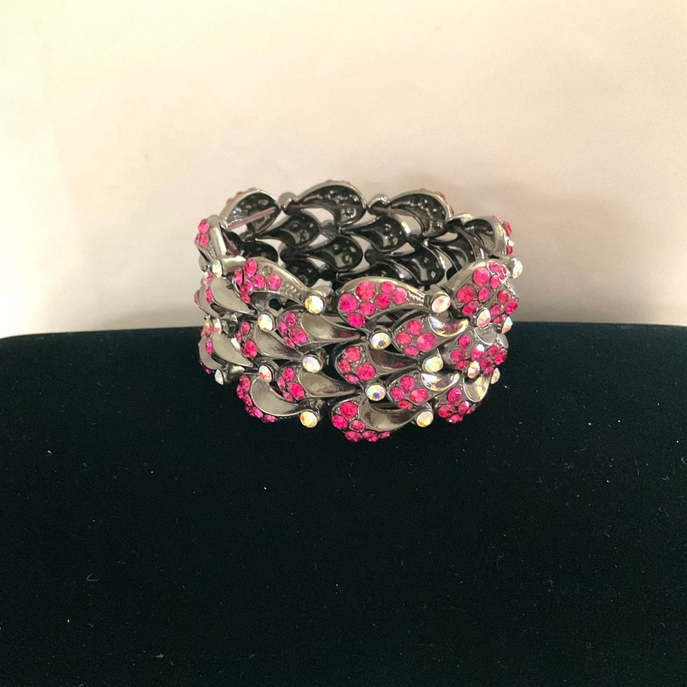 Pink Cabochon and Marcasite Stretch Bracelet.